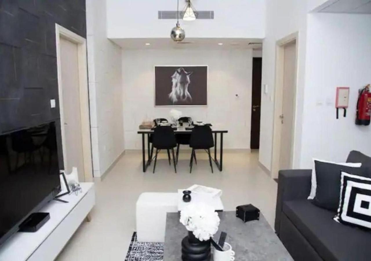 Chic 1Br Retreat At Dania 1 With Gorgeous Balcony By Vibel Apartment ดูไบ ภายนอก รูปภาพ